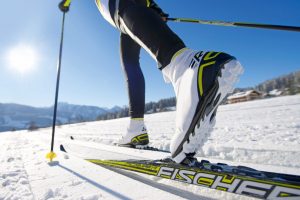 cross-country-skiing-624246