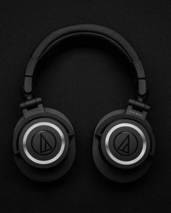 Headphones/ Wearables